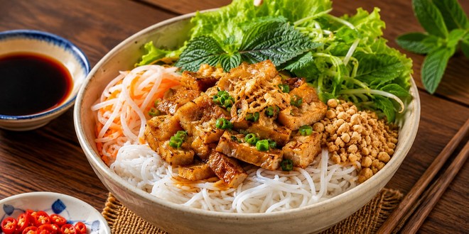 Cafe & Bún Nước Tương - Đường CN1