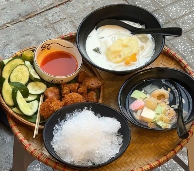2 Khang - Nem Chua Rán Hà Nội - 75 Tháp Bà