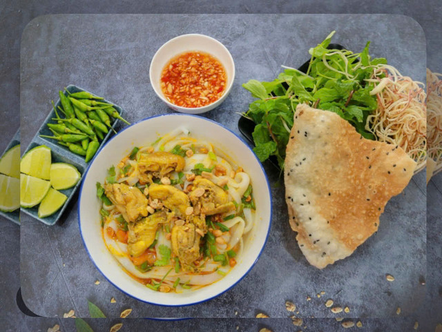 Mỳ Quảng Uyên - 11 Nguyễn Thái Học
