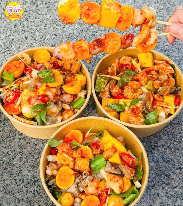 HÀ TRỘN NÈ - Chân Gà, Tré Trộn & Ăn Vặt Gốc Huế