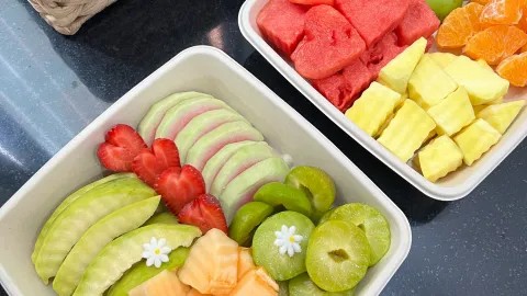 Sữa & Trái Cây Cắt Sẵn - Nguyễn Viết Xuân