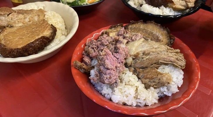 Cô Le - Xôi Thịt, Bánh Mì & Trà