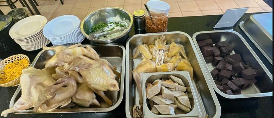 Bánh Canh Gà & Miến Măng Gà - 88 Nguyễn Công Trứ