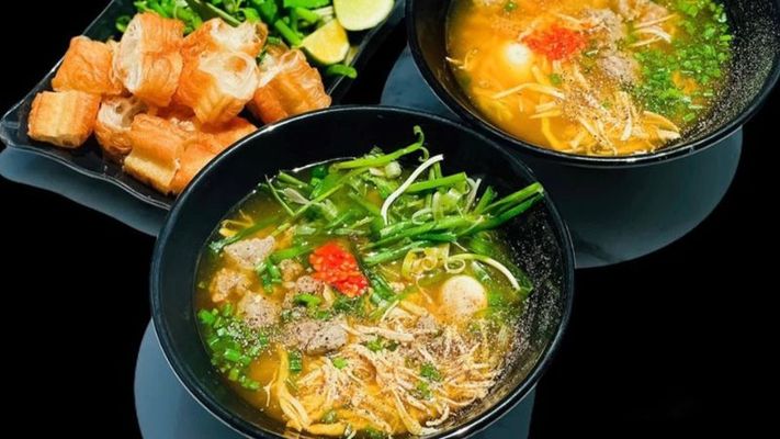 Bánh Canh Hà Lan - Y Moan