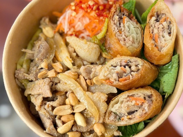 Mê Bún - Bún Bì Thịt Khìa, Bún Thịt Xào & Chả Giò - Đỗ Thị Lời