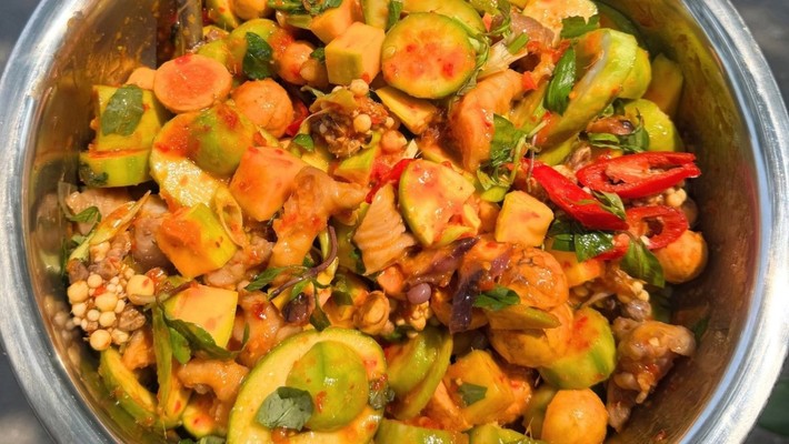 Bánh Ép Huế A Tuấn - Tré Trộn, Chân Gà & Gỏi Cá Trích