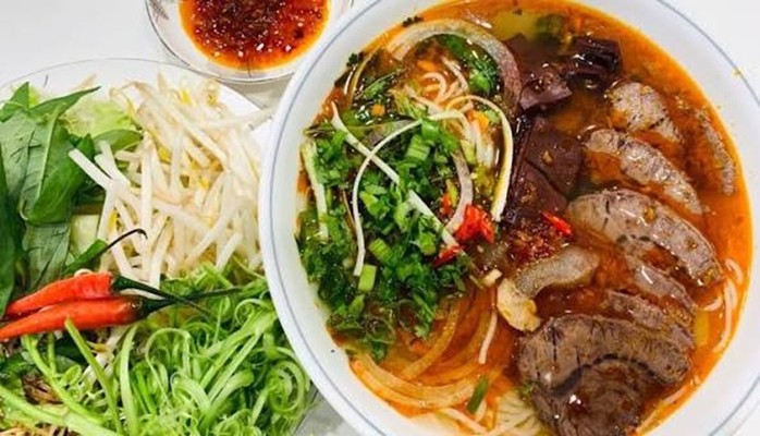 Bún Bò Giò Chả LyLy - 264 Nguyễn Trãi