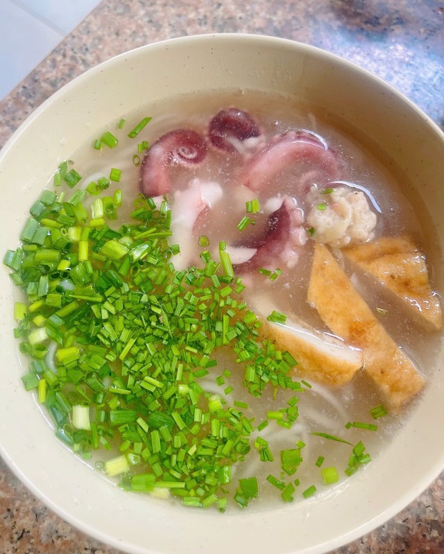 Bánh Canh Bạch Tuộc, Chả Cá & Tôm - Cô Trang - Phạm Cự Lượng