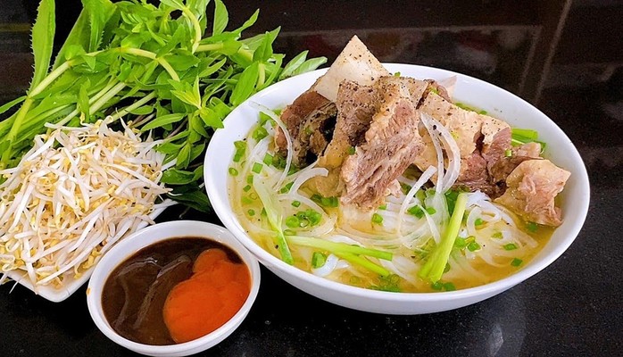 O Hằng - Phở Sườn Bò & Cơm Gà Xối Mỡ - 7 Hoàng Văn Thụ
