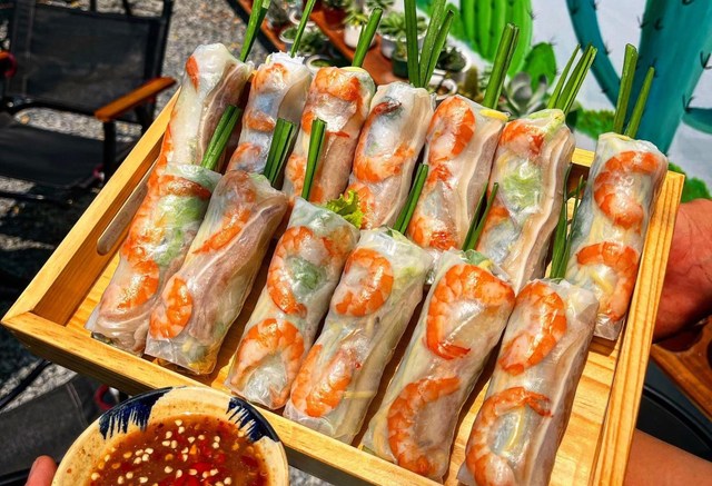 Gỏi Cuốn Út Châu - Gỏi Đu Đủ, Bún Mắm Nêm & Bún Thịt Xào - Số 4 Yersin