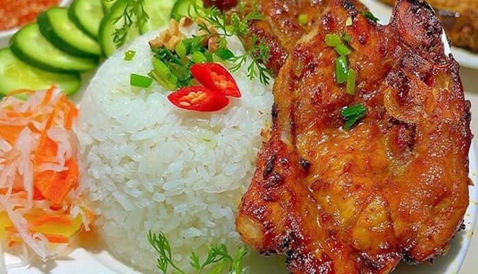 Ăn Vặt Anh Em - Cơm Tấm & Bún Đậu Mắm Tôm - Hoàng Quốc Việt