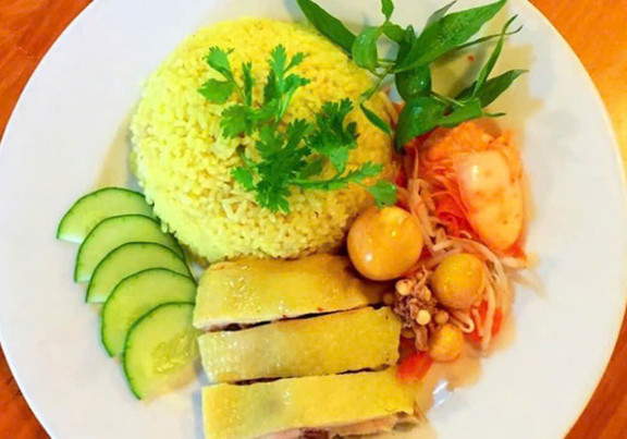 Quán 3 Anh Em - Cơm Gà & Chả Ram