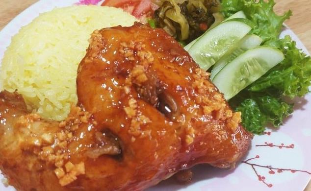 Cơm Gà Xối Mỡ - Chợ Ông Địa - Phạm Văn Đồng