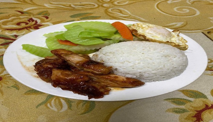 Bếp Nhà Thúy - Cơm Ngon Mỗi Ngày - 708 Lạc Long Quân