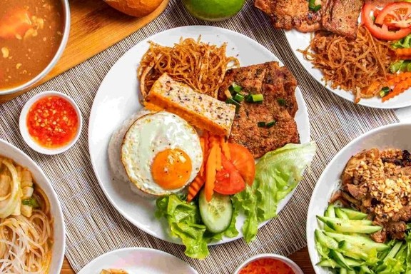 Cơm Tấm Sườn Nướng & Gà Xé - Lý Đạo Thành