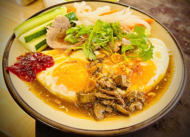 Sơn Vương Ký - Xôi Vịt Xá Xíu & Bánh Mì Vịt Xá Xíu