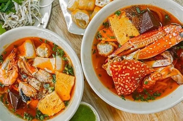 Thuý Bánh Canh Ghẹ