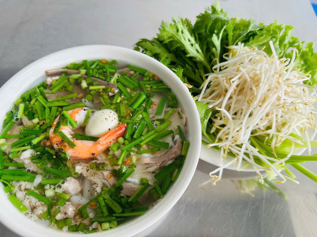 Hủ Tiếu Nhật Tài - Hủ Tiếu Nam Vang & Hủ Tiếu Mì Khô Xá Xíu - 373 Nguyễn Thị Kiểu