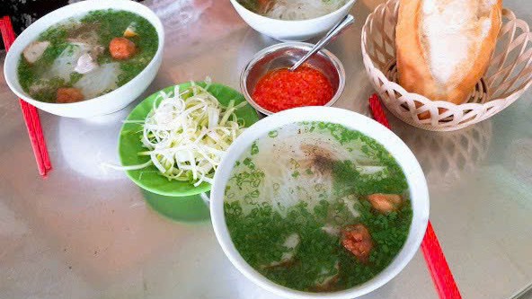 Bánh Canh Nhím - Tôn Thất Tùng