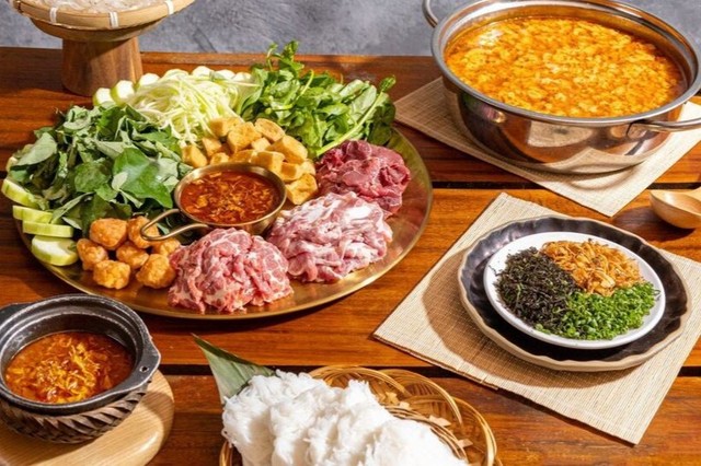 Lẩu Tôm Bầu, Lẩu Cháo Chim Kê & Lẩu Gà Nấm - Sky Oasis 2 Ecopark