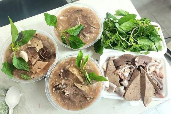 Quán Hoàng Thư Cháo Lòng