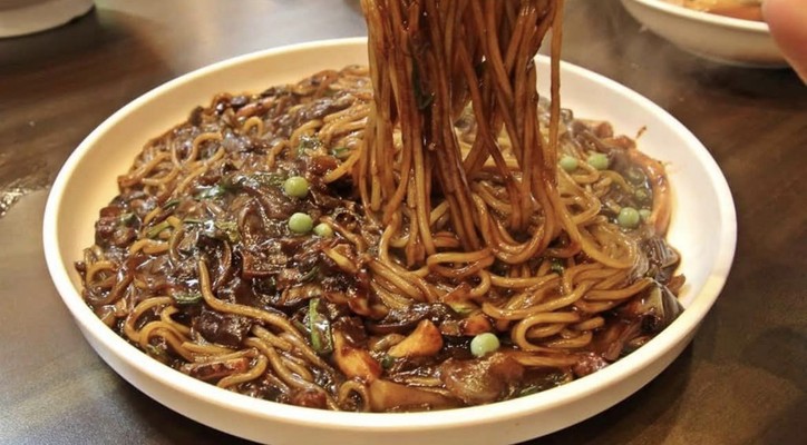 Hương Vị Giang Hồ - Bún Ốc Liễu Châu, Mỳ Tương Đen & Bánh Mì Thịt Cung Đình