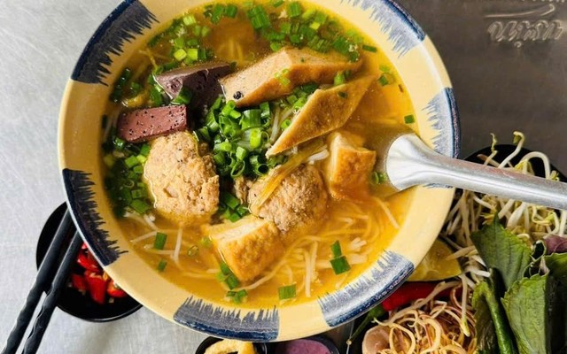 Minh Tú Delicacies - Bún Cá Tươi, Chả Cá & Bún Mực - 136 Đỗ Bá