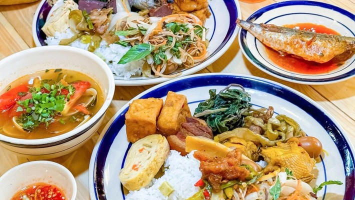 Tiệm Cơm Buffet Mối Tình Đầu