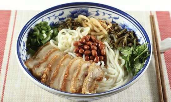 Bún Gạo Quế Lâm - Mì Trộn, Tai Heo Hầm & Nước Ép