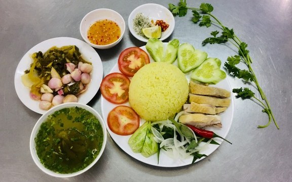 Cơm Gà Tam Kỳ Hồng Nga - Quang Trung