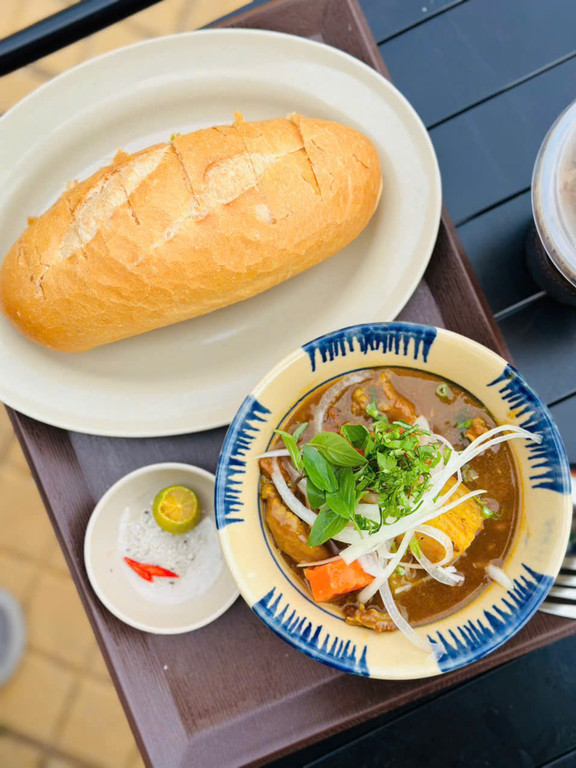 KHOI COFFEE - TRÀ TRÁI CÂY - BÚN THỊT XÀO