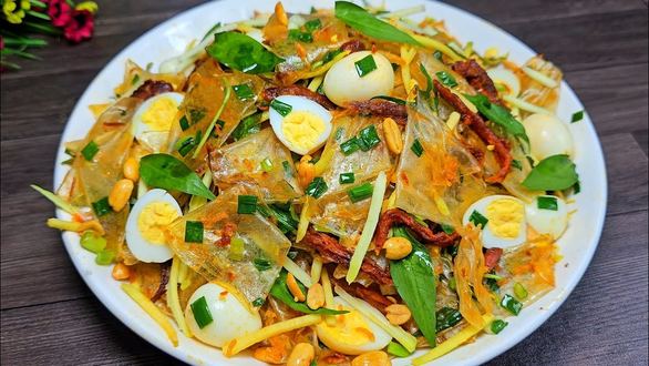 Chi Phạm - Bánh Tráng Trộn