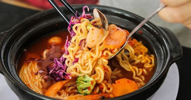 Tiệm Bánh Tráng Basil