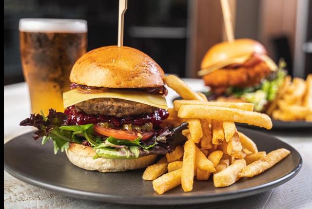 Pama Bistro Restaurant - 96 Trần Bạch Đằng