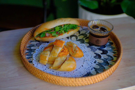 Hoành - Bread & Coffee - 29 Trịnh Phong