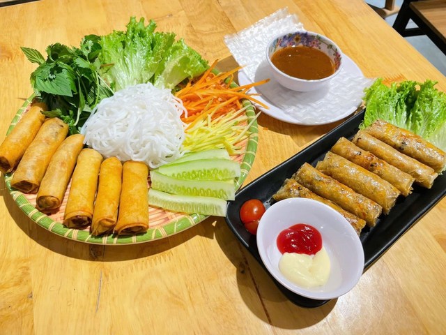 Lẩu Nhà Mi - Lẩu & Các Món Ăn Nhẹ - Võ Thị Sáu