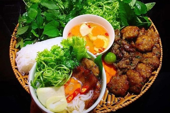 Phở Gà, Bún Thang & Bún Chả Linh Trang Anh