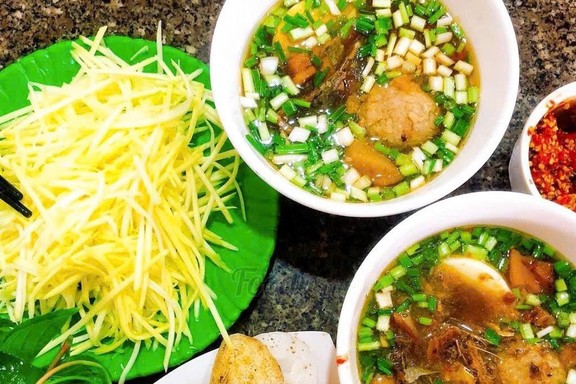 Bánh Căn Cô Trúc Long Khánh - Chi Nhánh Biên Hoà