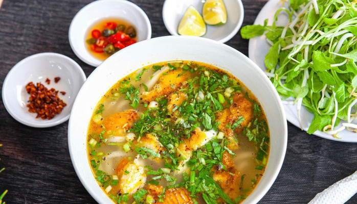 Đặc Sản Quảng Trị Mệ Gái - Bánh Canh Cá Lóc, Bánh Canh Vịt & Xôi Gà
