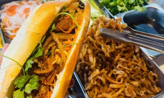 Bánh Mì Thiên - 195 Trần Hưng Đạo