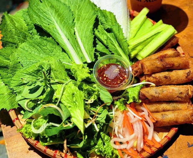 Quán Nhà Moon - Bún Ram Tôm Đất - 111 Cần Giuộc