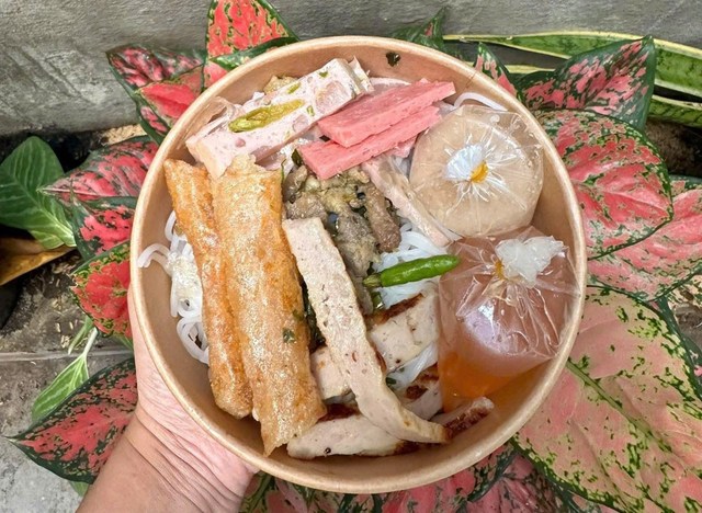 Đặc Sản Bình Định (Hoàng Diễm Võ) - Bún Nem Nướng, Bánh Cuốn & Nem Chả Bình Định