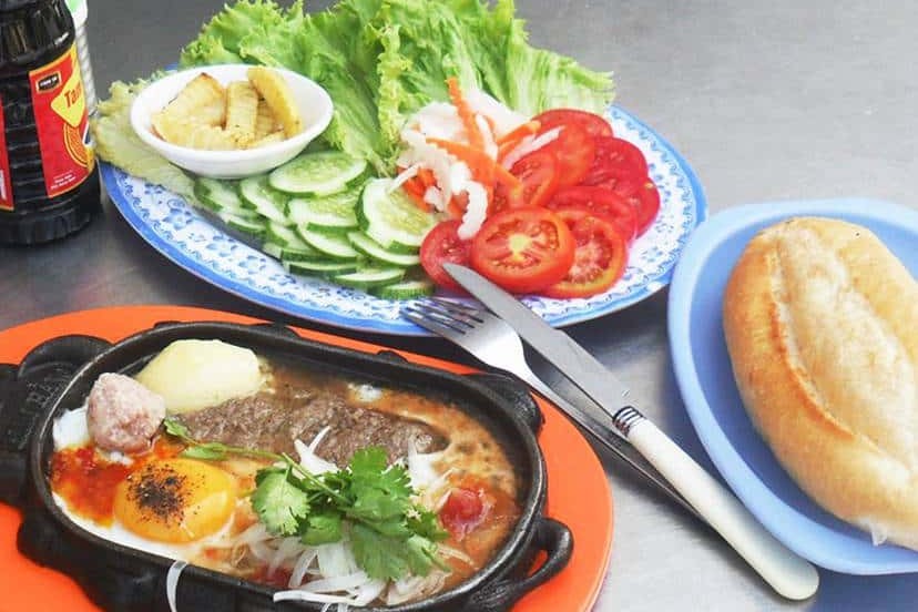 Quán Thuỷ - Bò Kho, Ốp La & Bún Thịt Nướng - Hồ Quý Ly