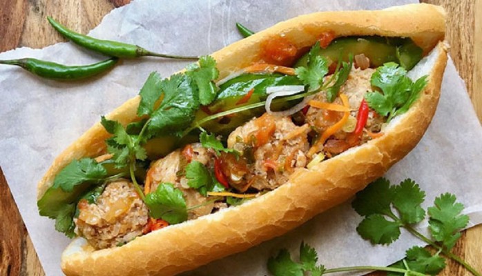 Bánh Mì Xíu Mại Sumo - 18 Chương Dương