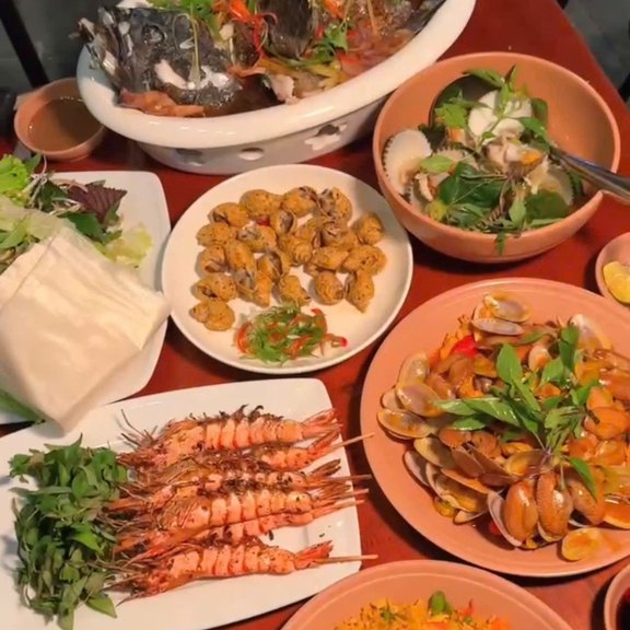 Hoa Tửu Quán - 44 Khuê Mỹ Đông 1