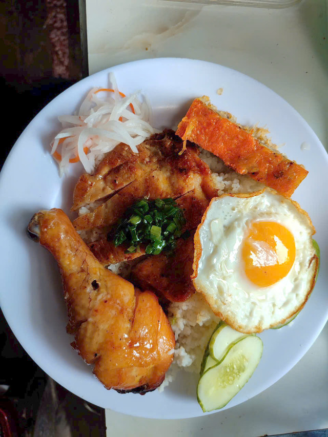 Cơm Tấm Sườn Cọng Ngon - 188 Bàu Cát