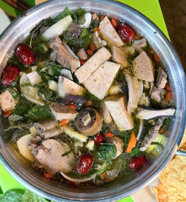 Lẩu Bò Tơ Tây Ninh - 634 Nguyễn Xiển