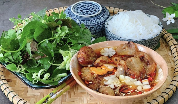 Tuấn Phát - Bún Chả Quạt & Cơm Thịt Nướng