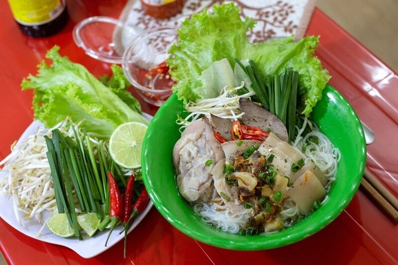 Hủ Tiếu Gõ 76 - Chính Hữu