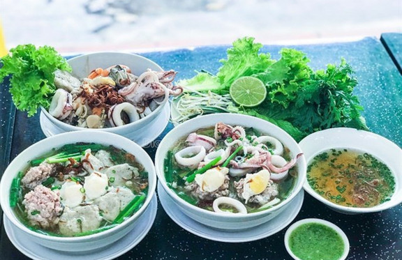 Hủ Tiếu Mực - Cháo Hàu Anh Tuấn - Lê Thị Riêng